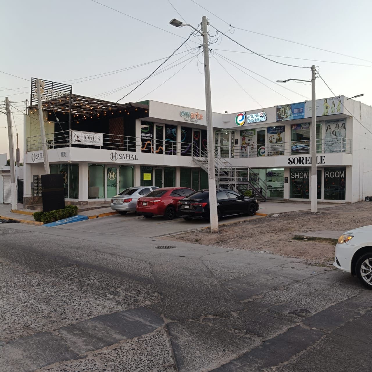 Local en renta en plaza San Sebastian - imagen 1