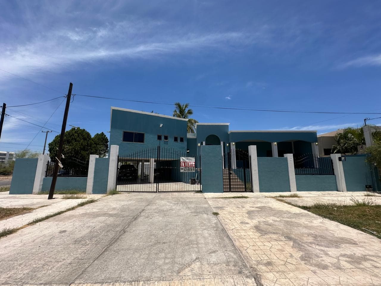 Casa grande en venta en esquina